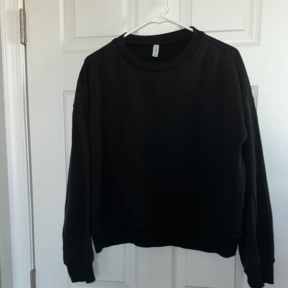 Black Crew Neck Sweater with Timeless Style